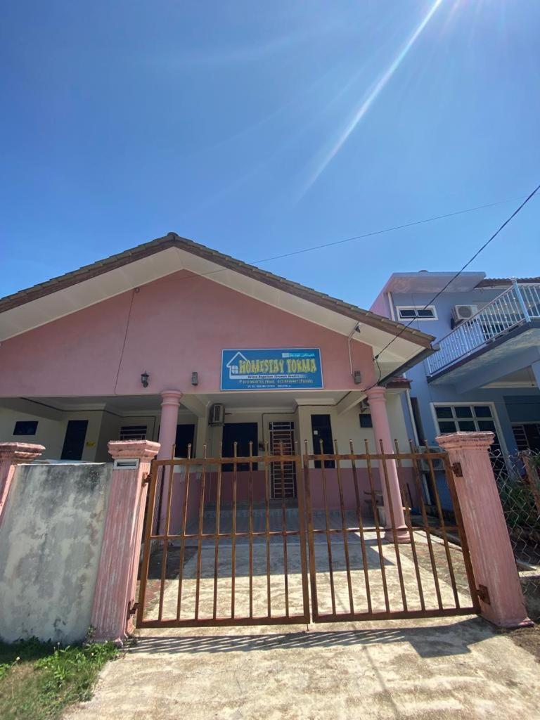 Rumah Penginapan Tok Ma Marang Bagian luar foto