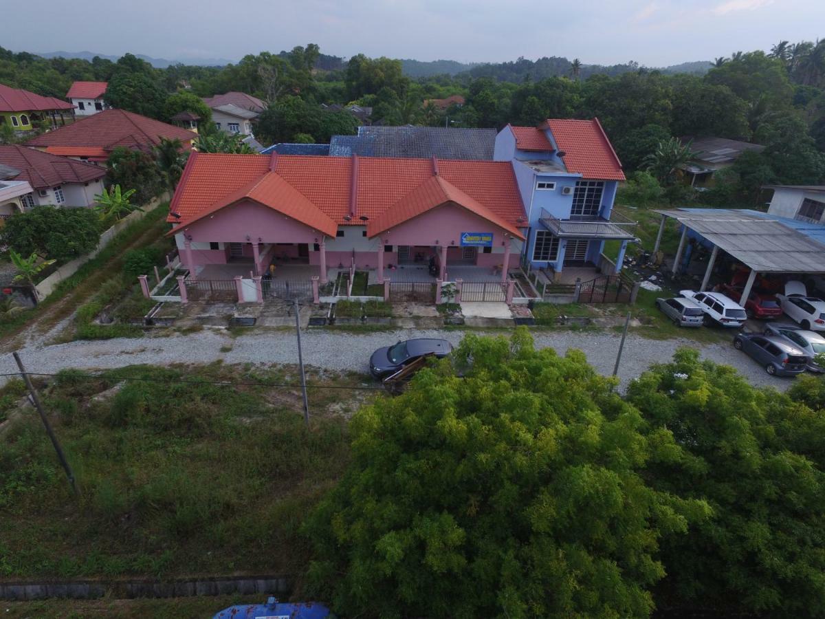 Rumah Penginapan Tok Ma Marang Bagian luar foto